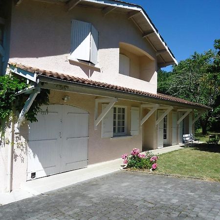 A La Cerisaie Bed & Breakfast Carignan-de-Bordeaux Exterior photo