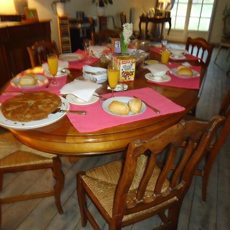A La Cerisaie Bed & Breakfast Carignan-de-Bordeaux Exterior photo