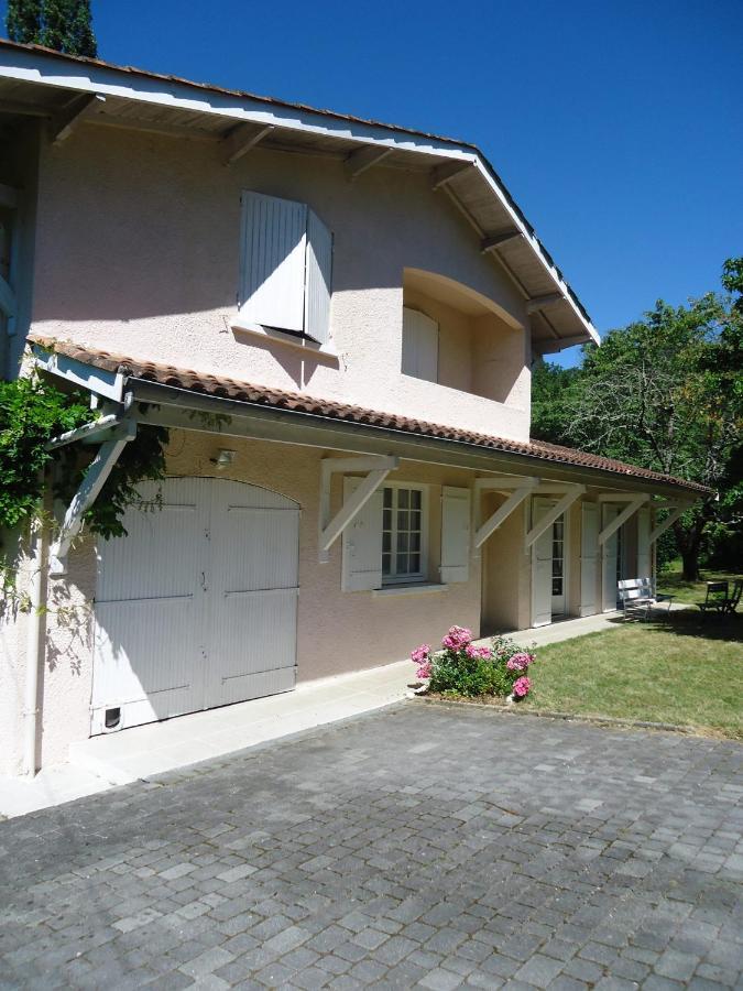 A La Cerisaie Bed & Breakfast Carignan-de-Bordeaux Exterior photo