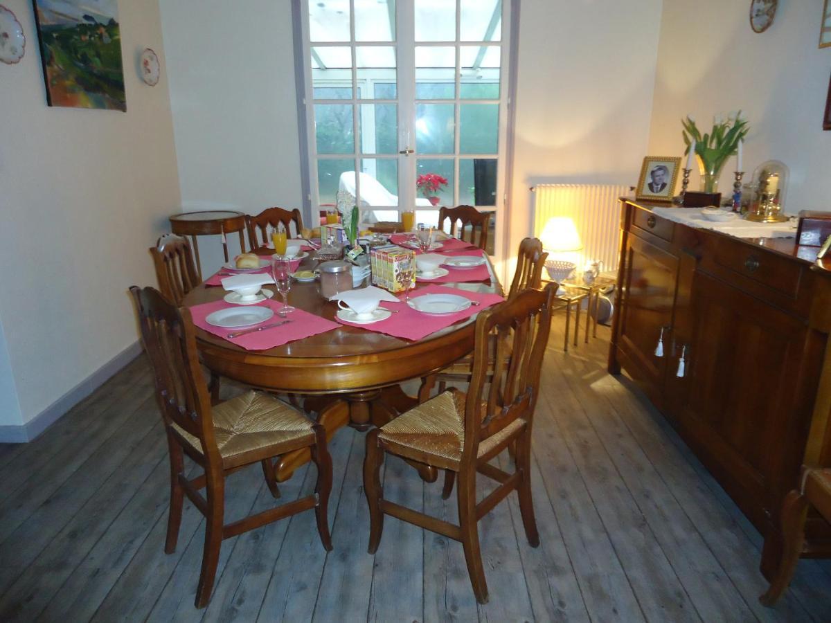 A La Cerisaie Bed & Breakfast Carignan-de-Bordeaux Exterior photo