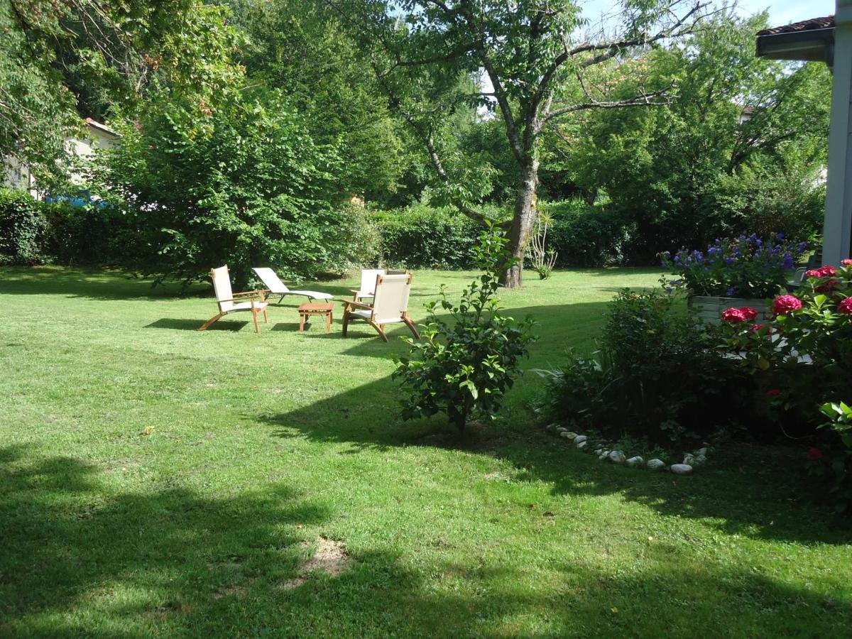 A La Cerisaie Bed & Breakfast Carignan-de-Bordeaux Exterior photo