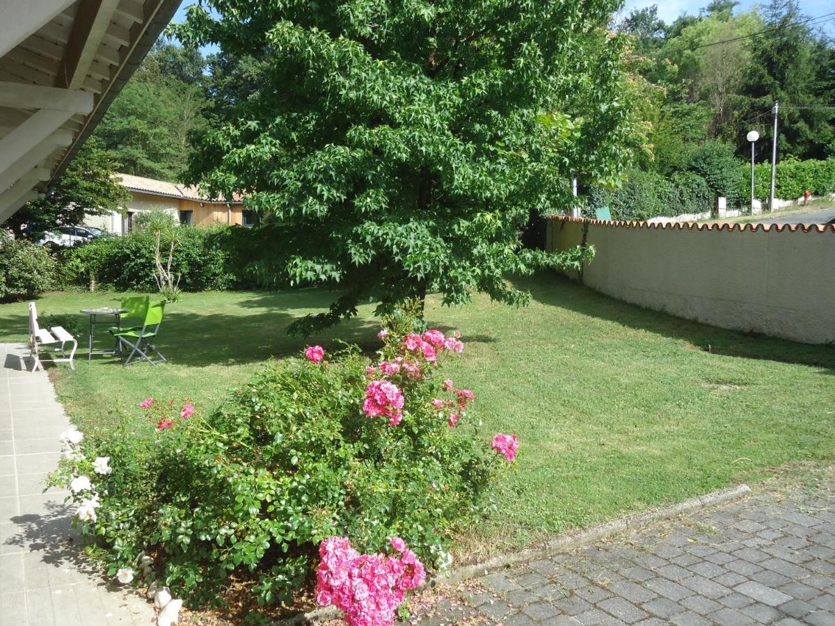 A La Cerisaie Bed & Breakfast Carignan-de-Bordeaux Exterior photo