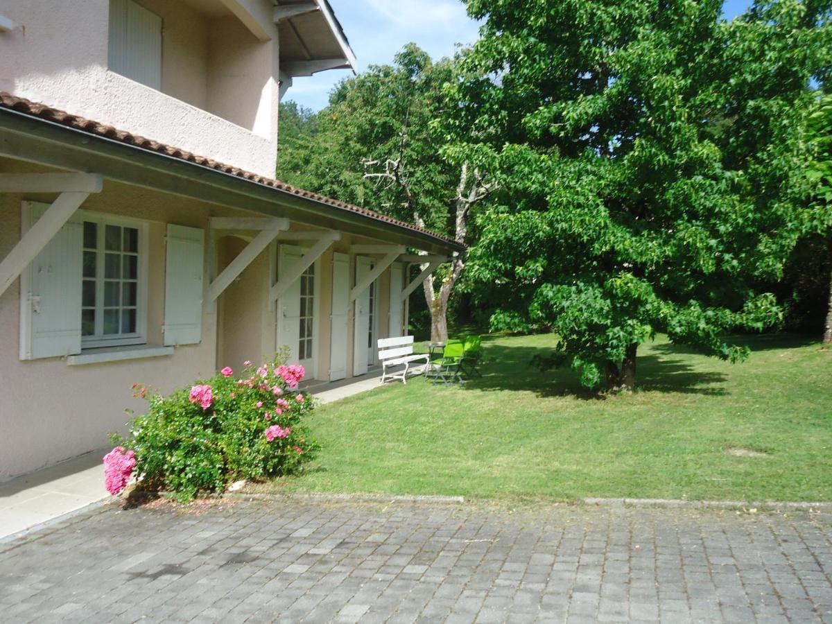 A La Cerisaie Bed & Breakfast Carignan-de-Bordeaux Exterior photo