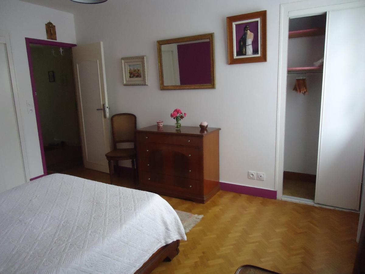 A La Cerisaie Bed & Breakfast Carignan-de-Bordeaux Exterior photo