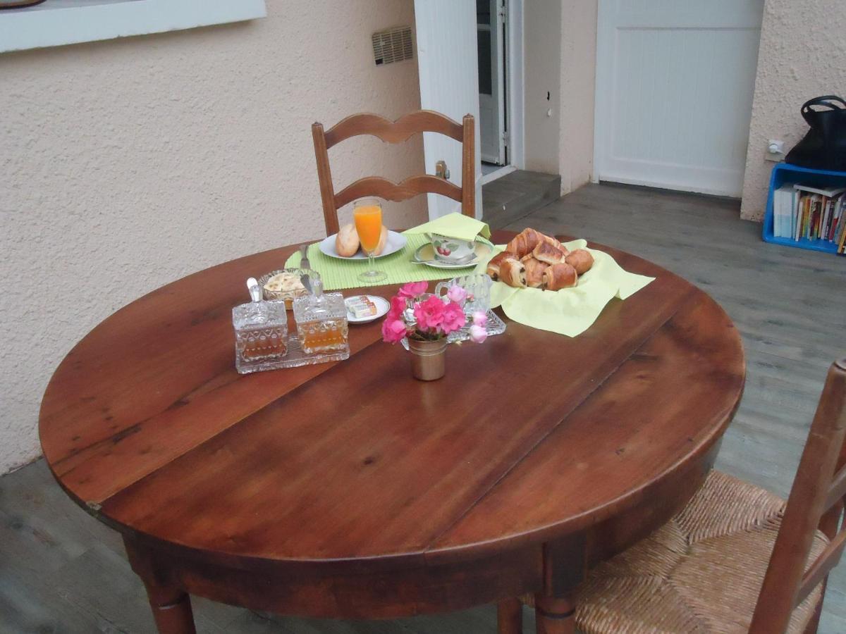 A La Cerisaie Bed & Breakfast Carignan-de-Bordeaux Exterior photo